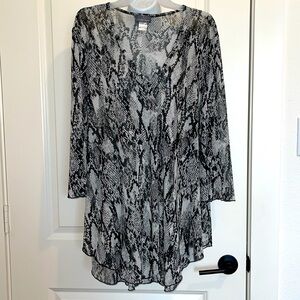 Clearance Sale! 🔥🔥🔥🔥NWOT! Jordan Taylor Snake Print Sheer Coverup Size L